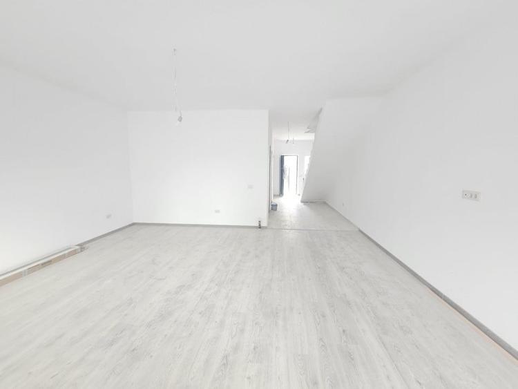 Casă cu 5 camere cu Canalizare în Bragadiru
