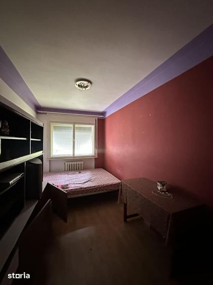 Apartament cu 3 camere decomandat în Solidarității