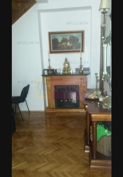 Casă individuală cu 6 camere decomandat cu Canalizare în Drumul Sării