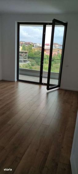 Apartament cu 4 camere în Zorilor