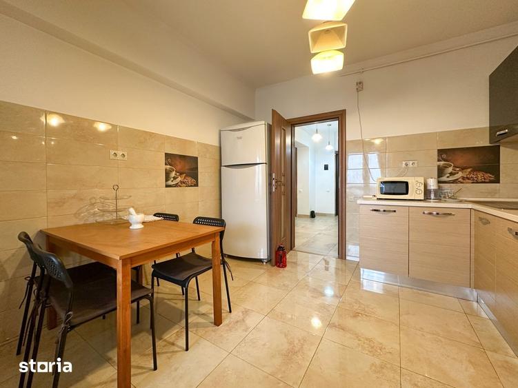 Apartament cu 3 camere decomandat, mobilat în Vitan