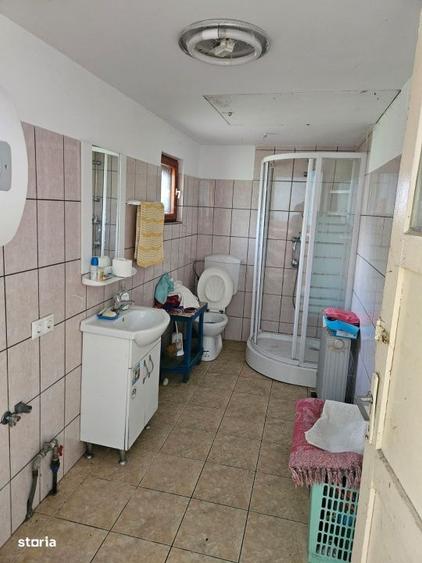 Casă cu 3 camere în Ceanu Mic