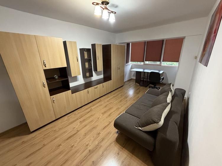Apartament cu 2 camere decomandat în Dâmbovița