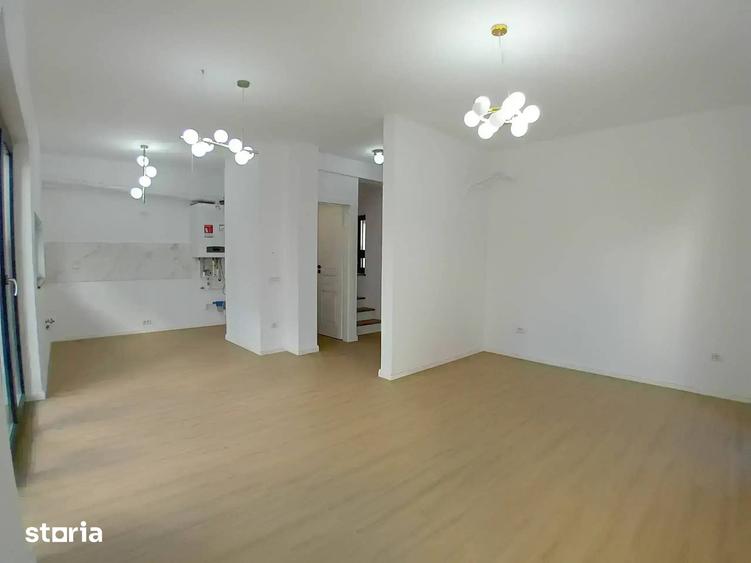 Casă cu 5 camere cu Teren 175 Mp în Străulești