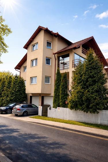 Casă individuală cu 10 camere cu Canalizare în Făget
