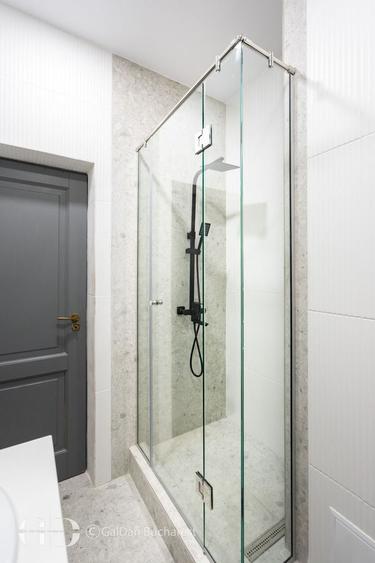 Apartament cu 3 camere decomandat, mobilat în Universitate