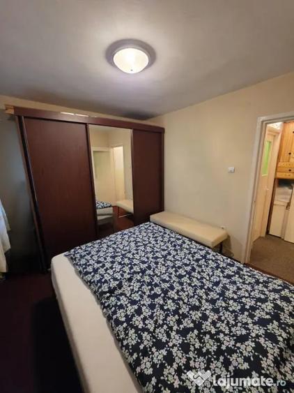 Apartament cu 3 camere semidecomandat în Micro 16