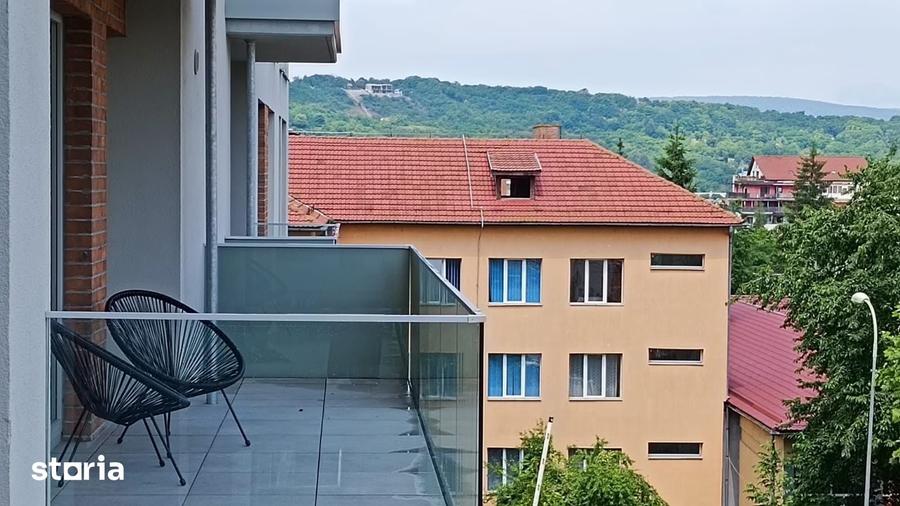 Apartament cu 2 camere semidecomandat, mobilat în Mănăștur