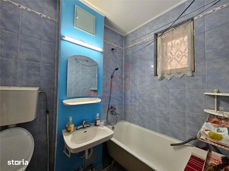 Apartament cu 2 camere decomandat în Podu Roș — fotografia 2