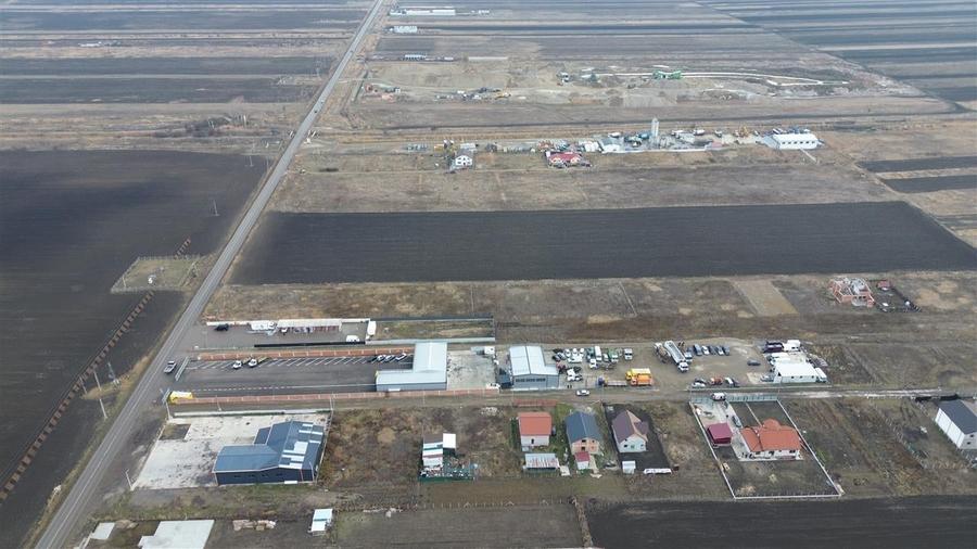 Teren Construcții intravilan de 10450 mp, în Est
