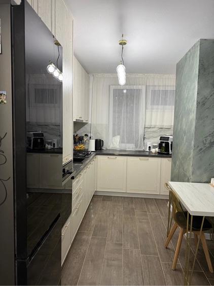 Apartament cu 3 camere decomandat în Aghireșu