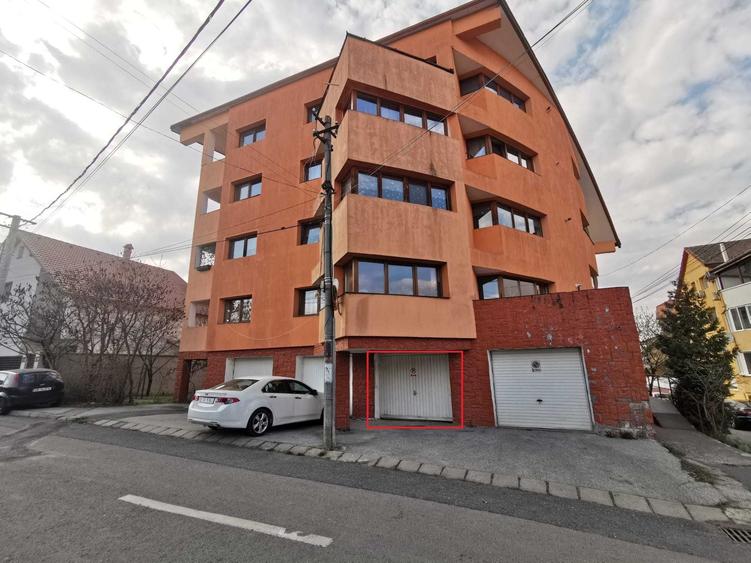 Garsonieră decomandată în Valea Aurie
