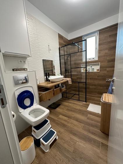 Apartament cu 3 camere decomandat, mobilat în Ampoi 3