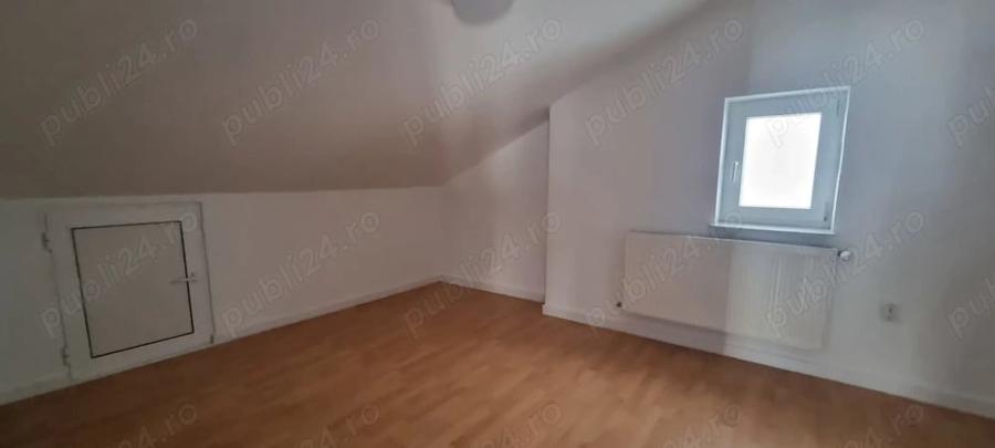 Casă cu 6 camere în Banat