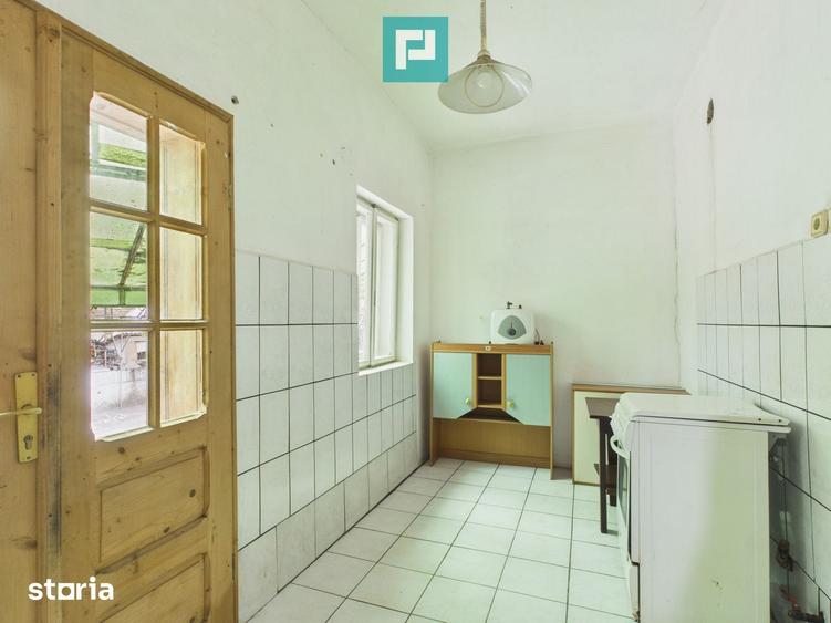 Casă cu 4 camere cu Teren 4427 Mp în Central