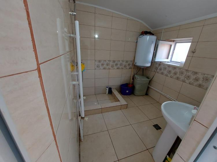 Casă cu 2 camere cu Teren 180 Mp în Capitol
