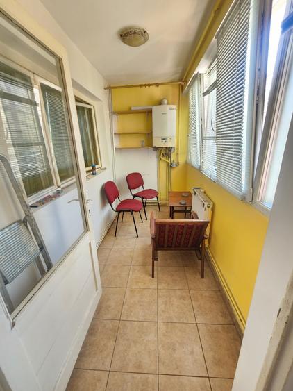 Apartament cu 3 camere decomandat, mobilat în Olimpia-Stadion