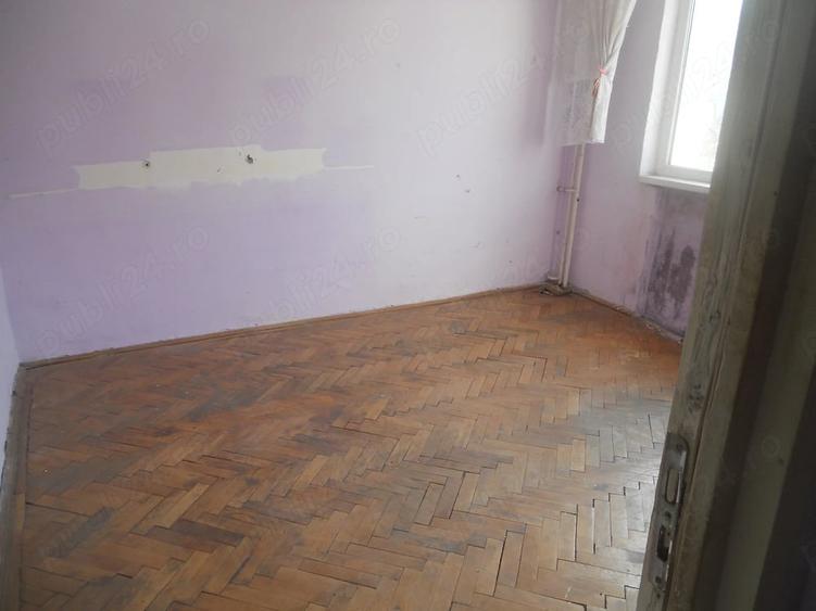 Apartament cu 2 camere decomandat în Precista