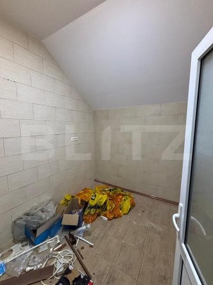 Casă individuală cu 5 camere cu Canalizare în Sud-Est