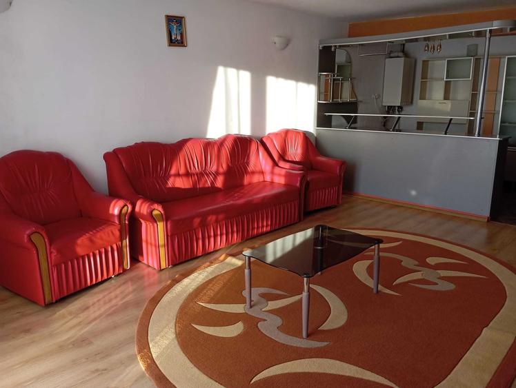 Apartament cu 3 camere decomandat în Central