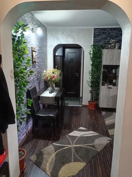 Apartament cu 2 camere semidecomandat în Exterior Vest