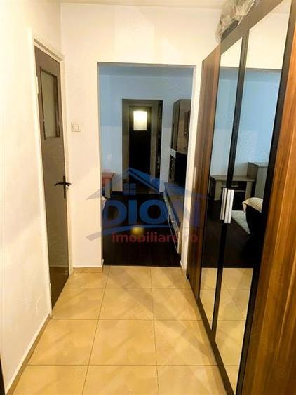 Apartament cu 3 camere semidecomandat, mobilat în Drumul Taberei