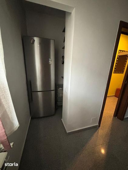 Apartament cu 3 camere decomandat în Tineretului