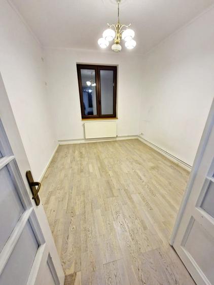 Casă cu Teren 230 Mp în Central