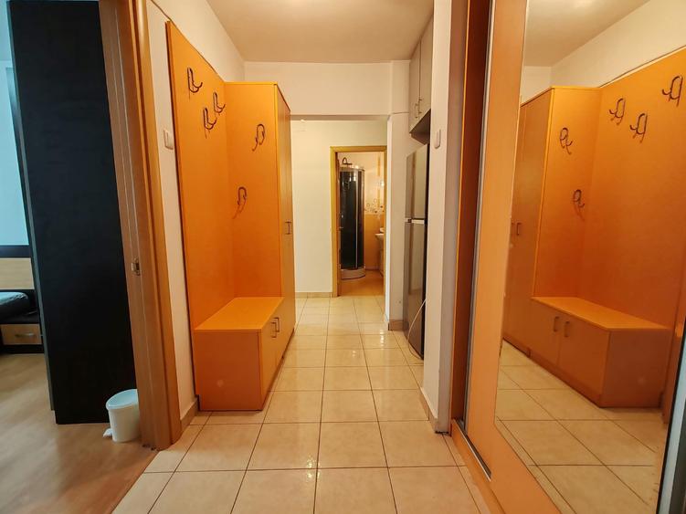 Apartament cu 2 camere decomandat în Lacul Tei