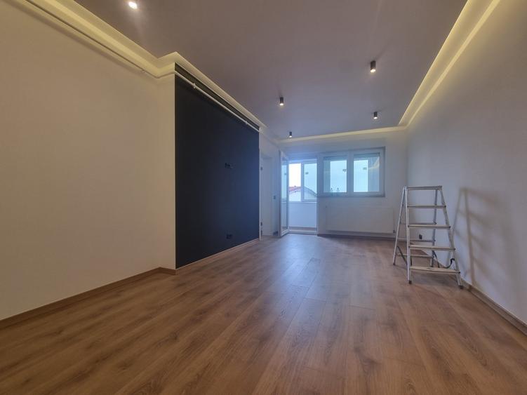 Apartament cu 2 camere semidecomandat, mobilat în Dacia