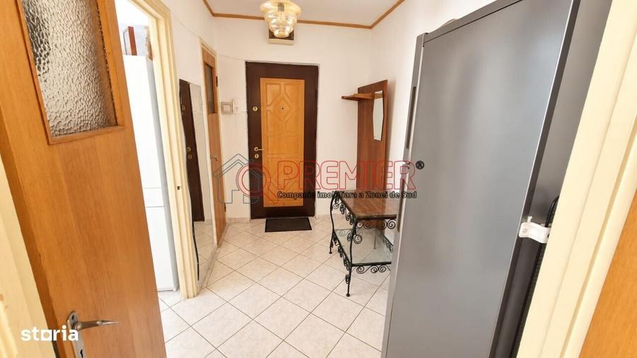 Apartament cu 3 camere în Brâncoveanu