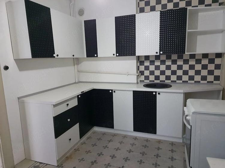 Apartament cu 2 camere decomandat în Badea Cârțan