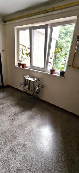 Vand in Nord,bloc cubulet ,et1,ap2camere decomandat,pret 68000 euro neogociabil. - 1