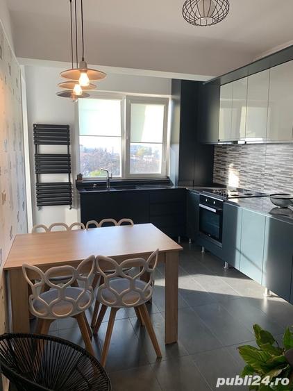 Apartament cu 3 camere decomandat în Central