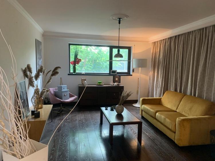 Casă individuală cu 10 camere cu Canalizare în Crevedia