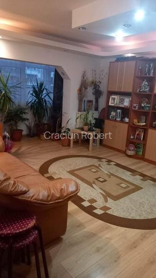 Apartament cu 4 camere decomandat, etaj 1 anul constructiei 1988