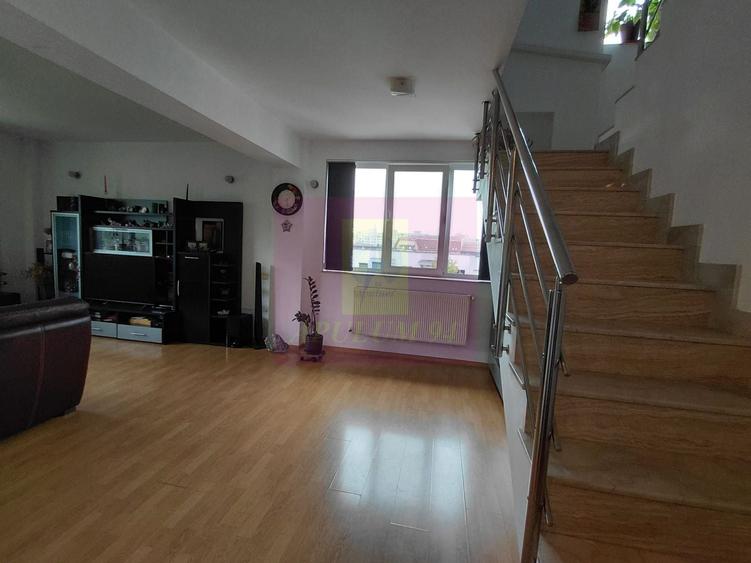 Apartament cu 4 camere decomandat în Dristor