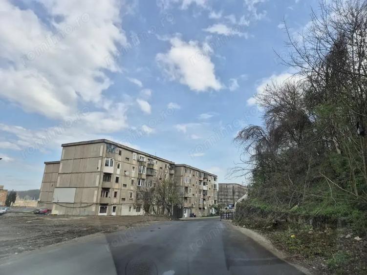Teren de 1900 mp, în Mociur