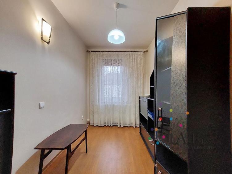 Casă individuală cu 3 camere cu Canalizare în Centrul Civic