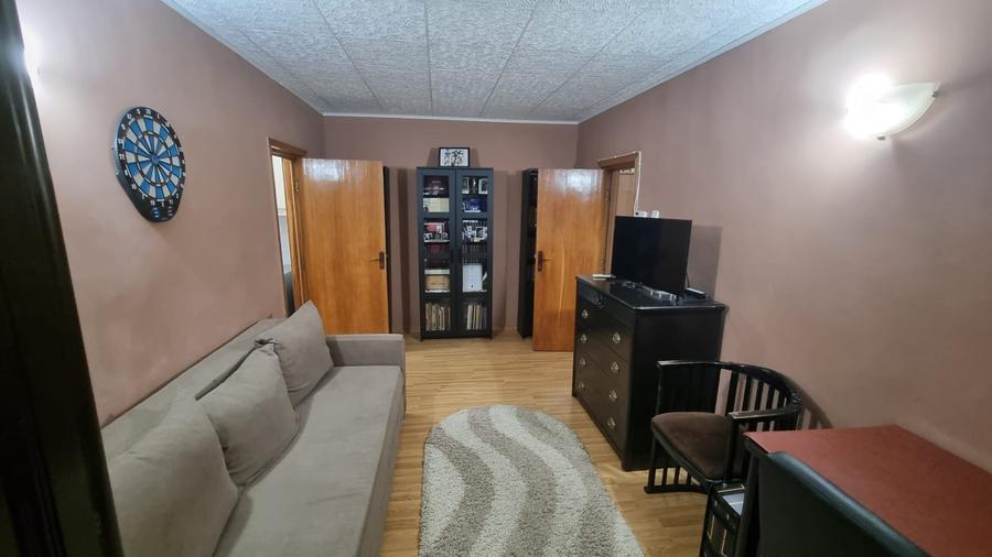 Apartament cu 4 camere decomandat în Nicolina