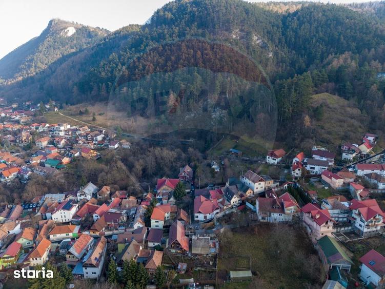 Casă cu 3 camere cu Teren 1498 Mp în Schei