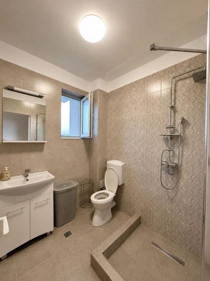 Apartament cu 2 camere semidecomandat, mobilat în Florești