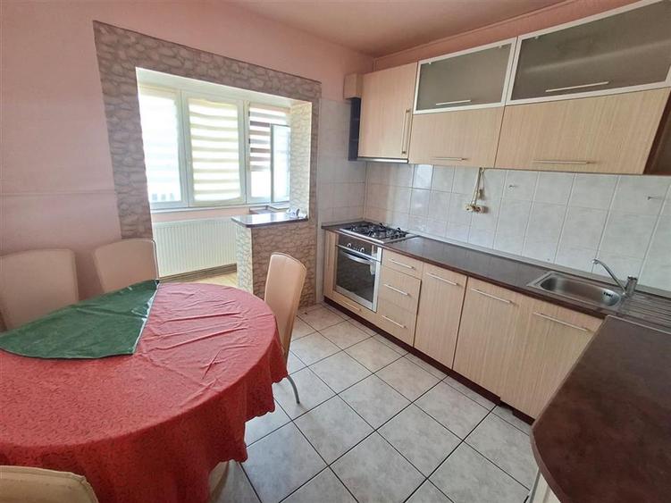 Apartament cu 2 camere decomandat în Valea Aurie