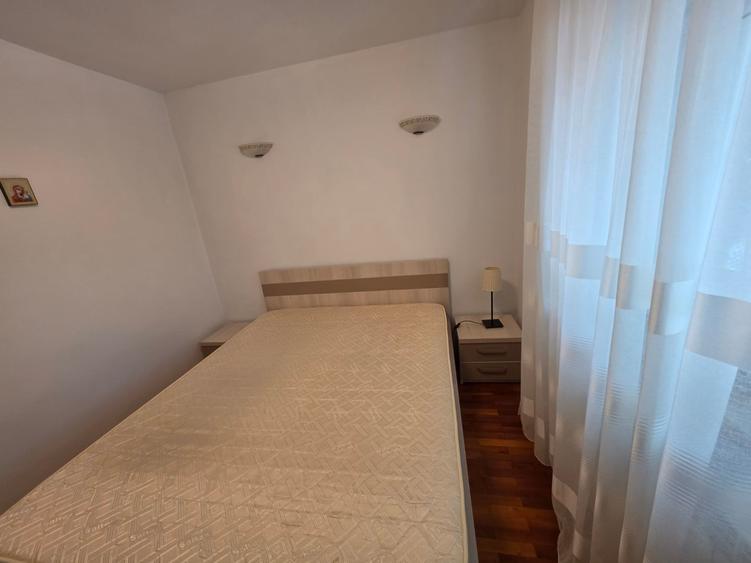 Apartament cu 4 camere decomandat în Fundeni