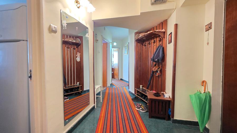 Apartament cu 3 camere decomandat în Chișinau