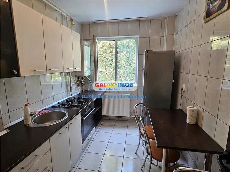 Apartament cu 2 camere semidecomandat în Aleea Trandafirilor