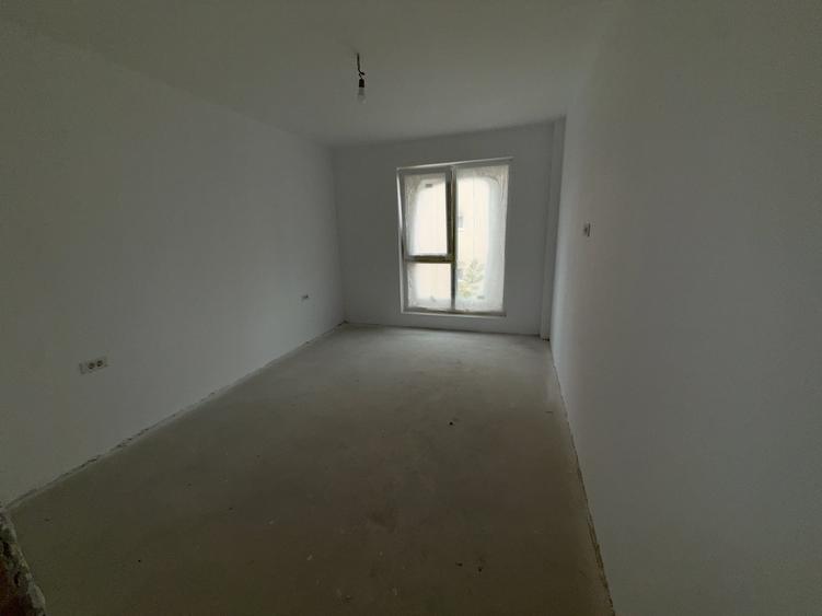 Apartament cu 3 camere decomandat în Theodor Pallady