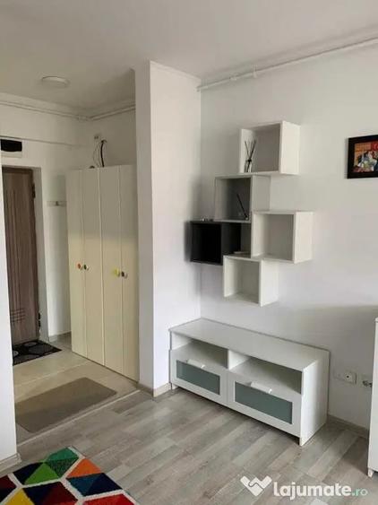 Garsonieră decomandată în Brâncoveanu