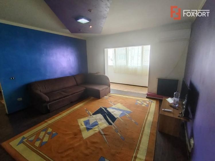 Apartament cu 2 camere semidecomandat, mobilat în Dâmbovița