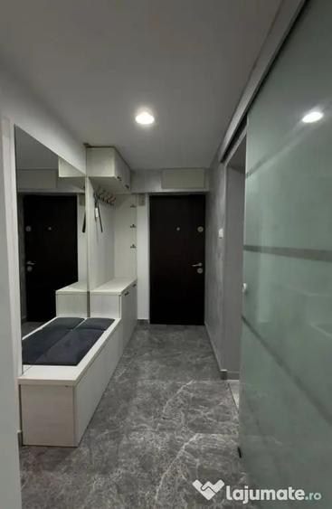 Apartament cu 3 camere decomandat în Giurgiului